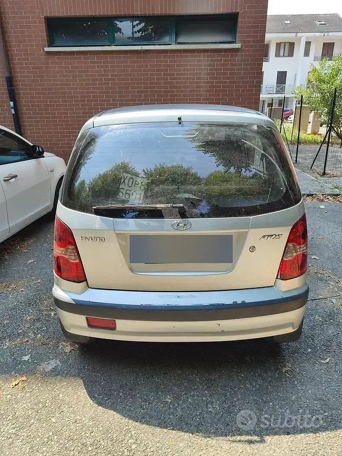 Usata Hyundai Atos 59 CV (43 kW) 2004 Grigio Utilitaria