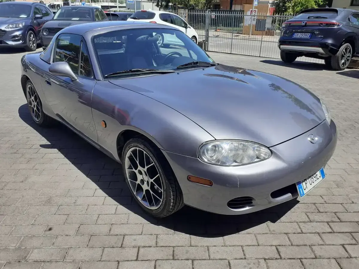 Usata Mazda MX5 110 CV (80 kW) 2004 Grigio Cabrio