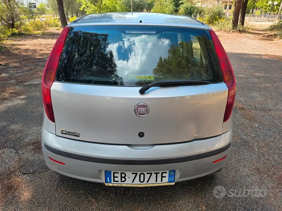 Usata Fiat Punto Active 60 CV (44 kW) 2010 Grigio Utilitaria