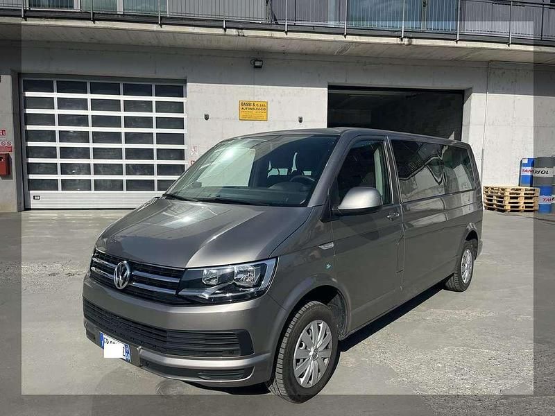 Usata VW Caravelle 150 CV (110 kW) 2019 Grigio Station wagon
