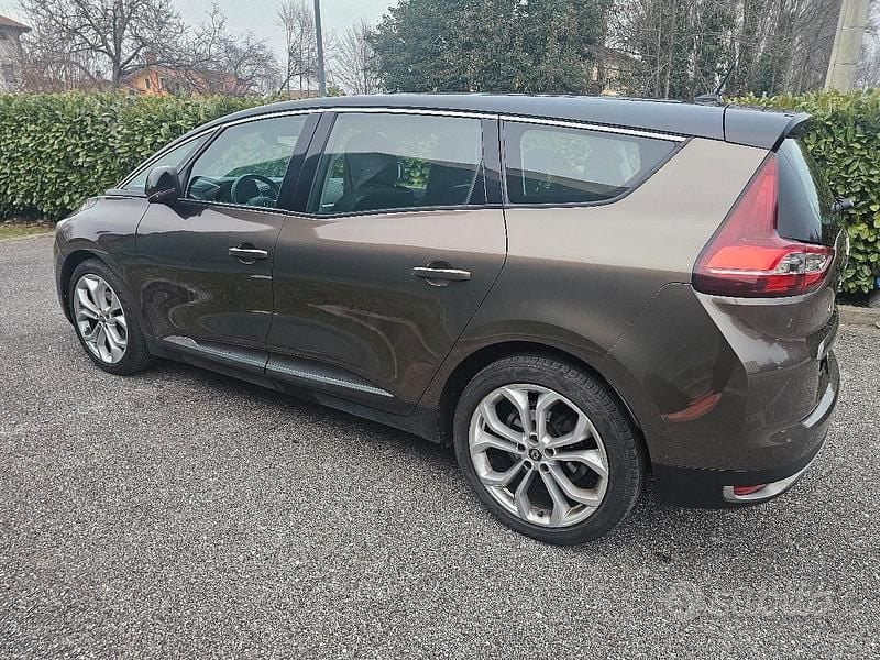 Usata Renault Grand Scénic IV 120 CV (88 kW) 2020 Marrone Monovolume