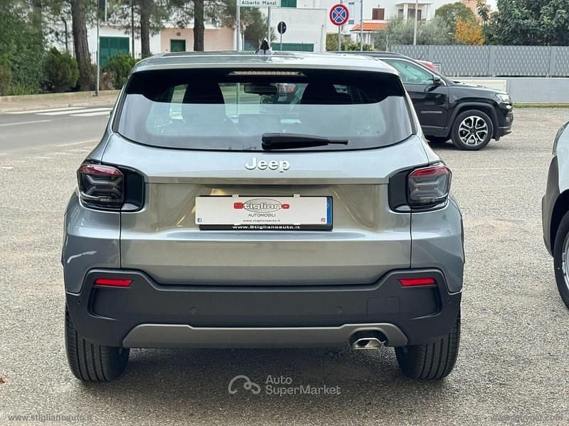 Nuova Jeep Avenger Longitude 101 CV (74 kW) 2025 Grigio scuro metalizzato SUV