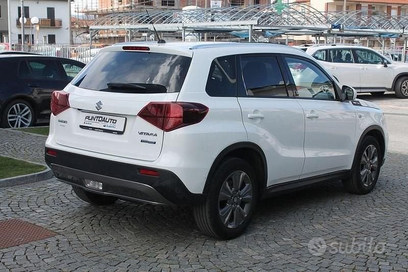 Usata Suzuki Vitara Cool 129 CV (94 kW) 2023 Bianco SUV