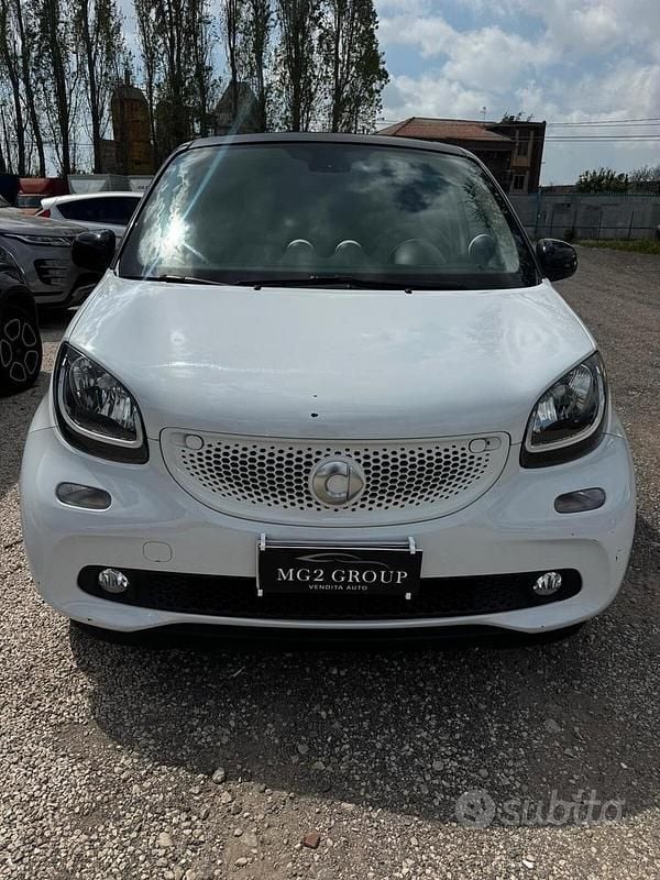 Usata Smart ForFour 90 CV (66 kW) 2015 Bianco Utilitaria