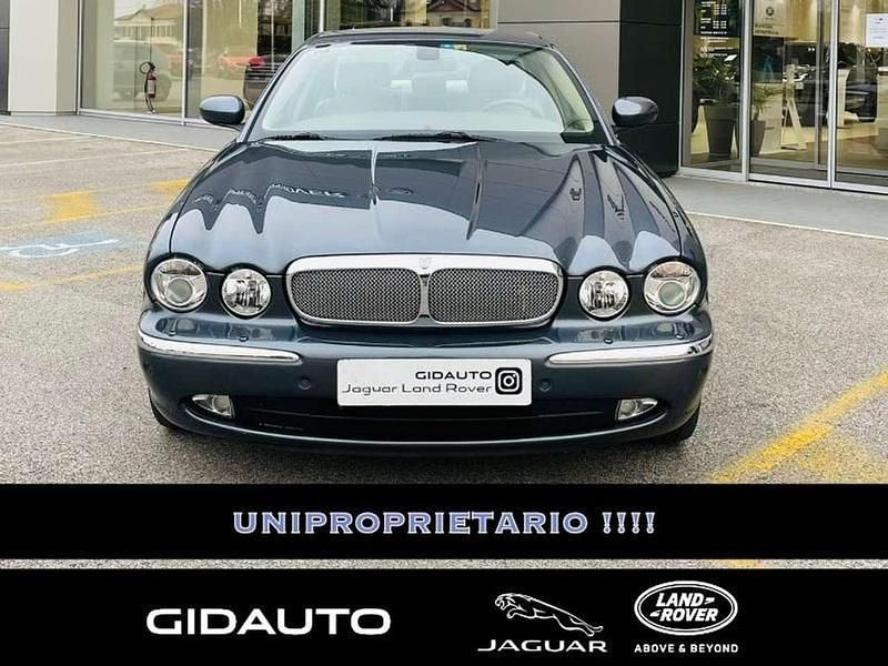 Usata Jaguar XJ Executive 207 CV (152 kW) 2007 Grigio Berlina