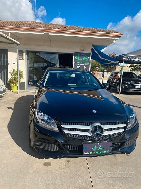 Usata Mercedes C200 Premium 135 CV (99 kW) 2015 Nero Berlina
