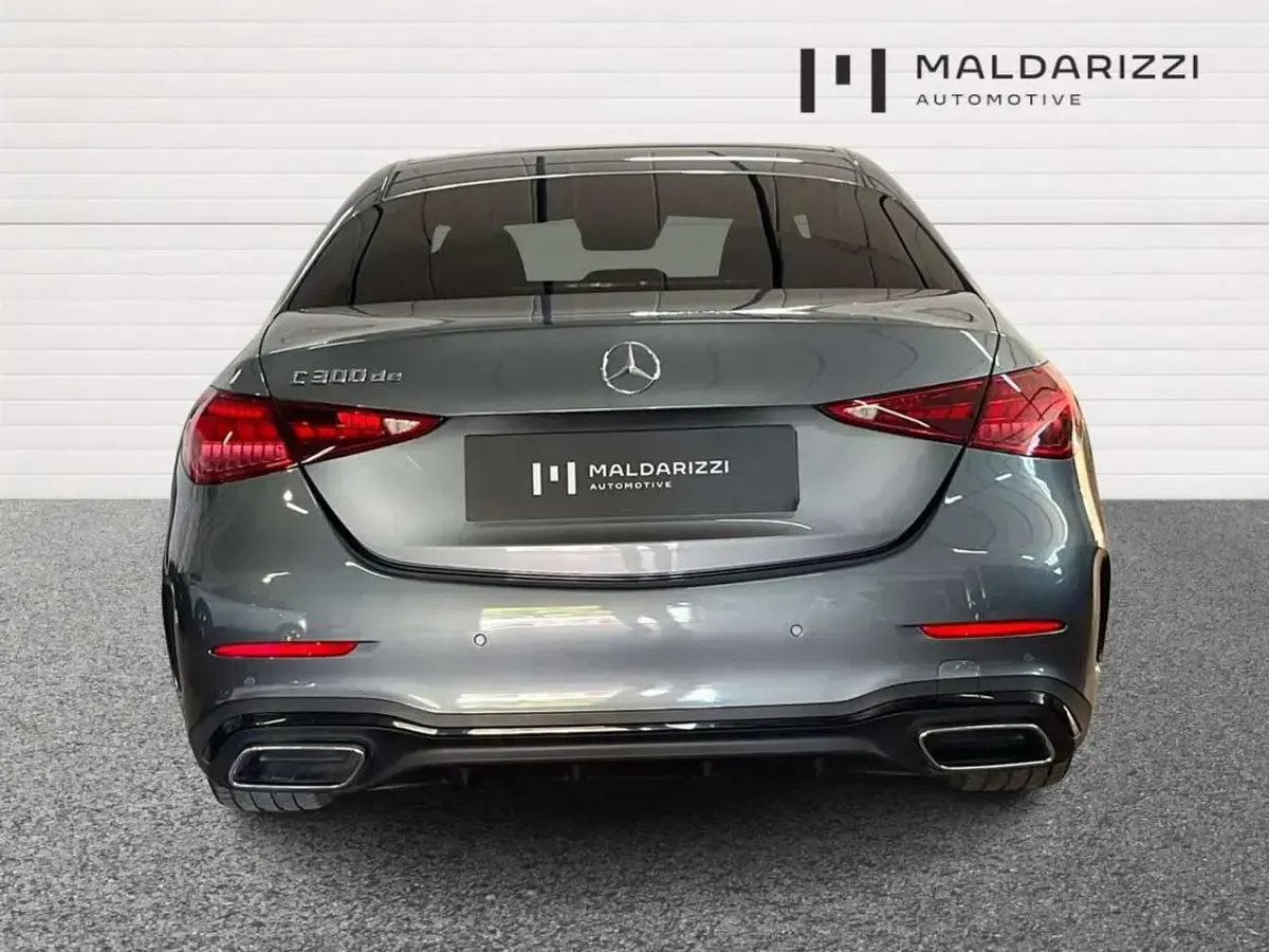 Usata Mercedes C300e Advanced 197 CV (144 kW) 2025 Grigio selenite Berlina