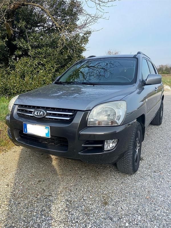 Usata Kia Sportage Comfort 140 CV (102 kW) 2005 Grigio SUV