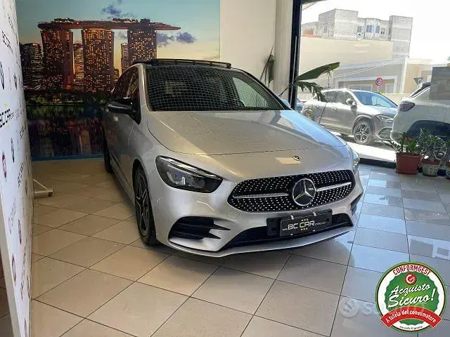 Usata Mercedes B200 Premium 150 CV (110 kW) 2021 Grigio Utilitaria