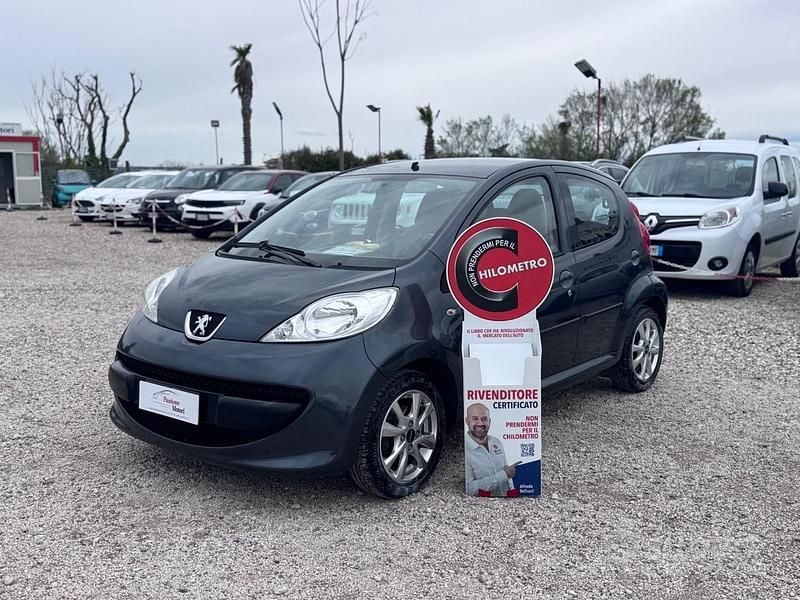 Usata Peugeot 107 54 CV (39 kW) 2008 Grigio Utilitaria