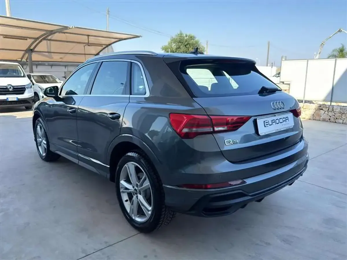 Usata Audi Q3 S-Line 150 CV (110 kW) 2020 Grigio / gray SUV