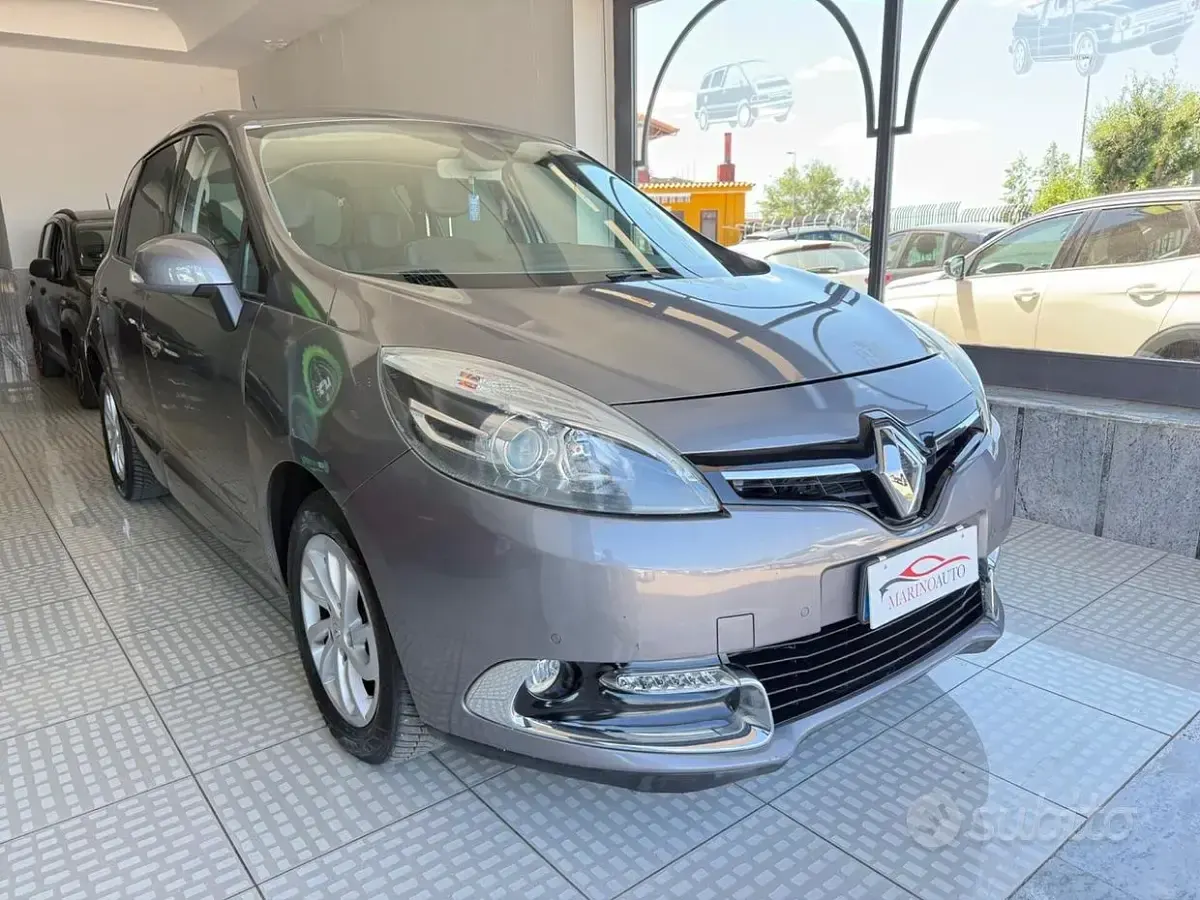 Usata Renault Scénic III XMOD 110 CV (80 kW) 2013 Grigio Berlina