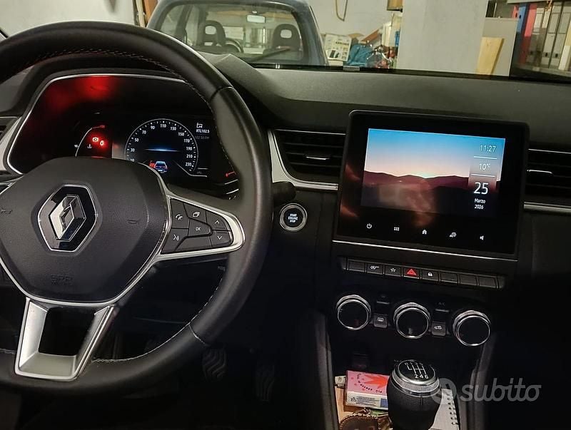 Usata Renault Captur Intens 101 CV (74 kW) 2021 Blu SUV