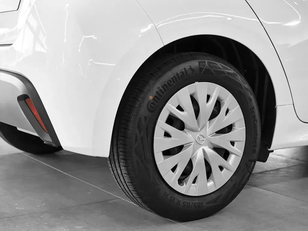 Nuova Mazda 2 116 CV (85 kW) 2026 Lunar white Utilitaria