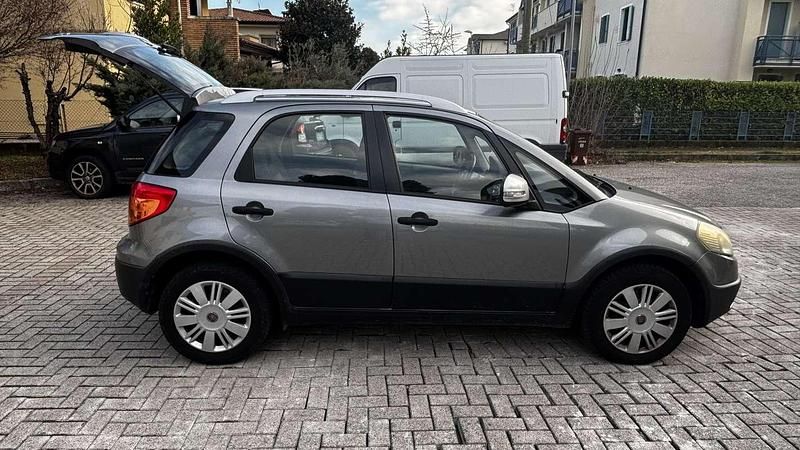Usata Fiat Sedici Emotion 120 CV (88 kW) 2012 SUV