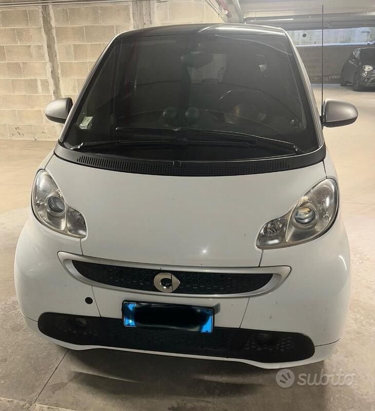 Bianco Usata 2012 Smart ForTwo Coupé Pulse Coupé | 6500 € (Buon prezzo) - Immagine 1/4