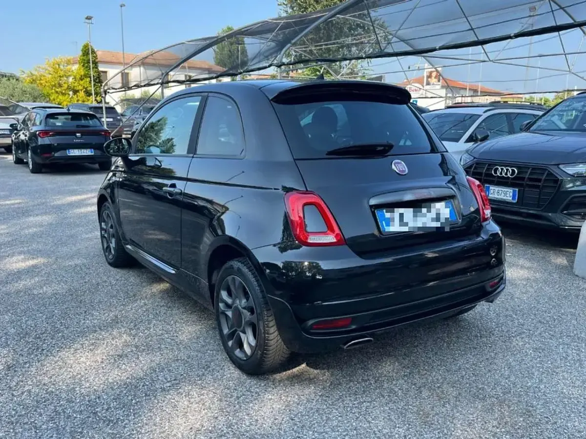 Usata Fiat 500 S 95 CV (69 kW) 2017 Nero pastello Utilitaria