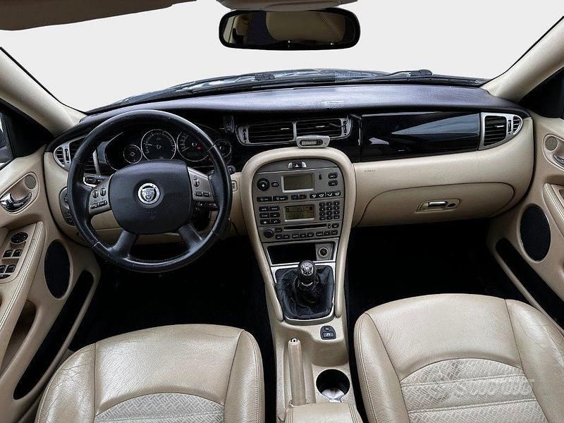 Usata Jaguar X-type Executive 146 CV (107 kW) 2008 Blu/azzurro Berlina