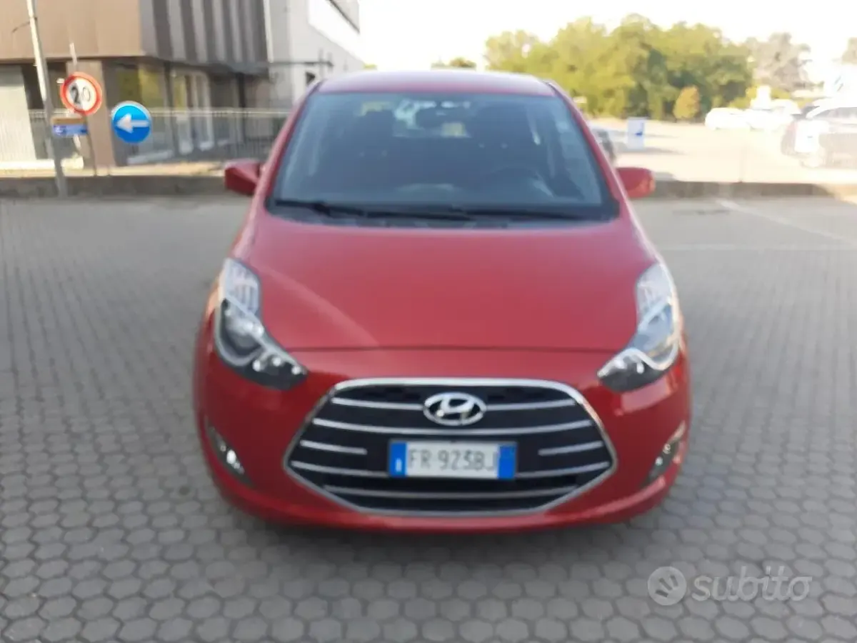 Usata Hyundai ix20 Classic 90 CV (66 kW) 2018 Rosso Utilitaria
