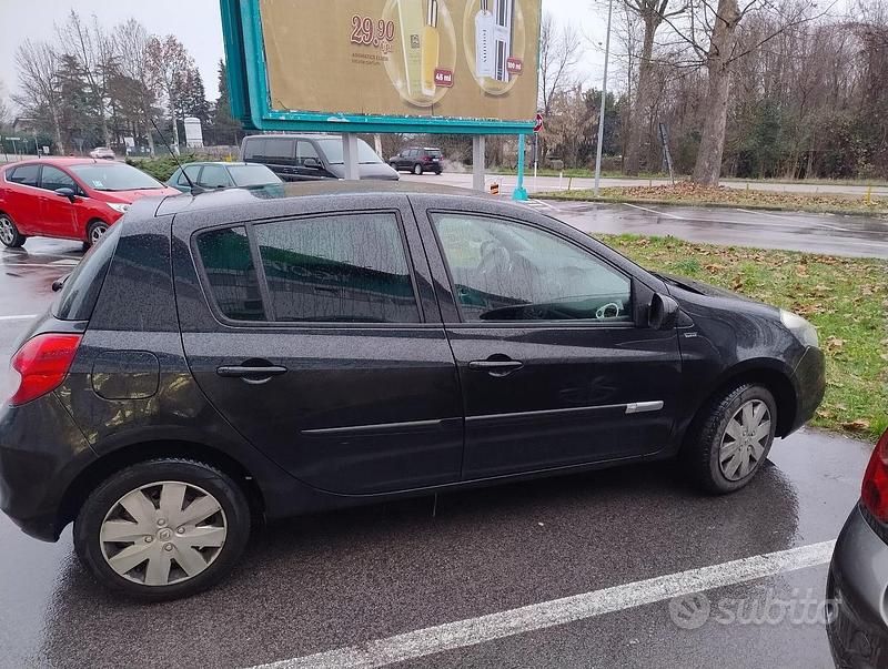 Usata Renault Clio IV 100 CV (73 kW) 2012 Nero Utilitaria