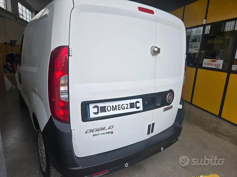 Usata Fiat Doblò 90 CV (66 kW) 2016 Bianco Monovolume