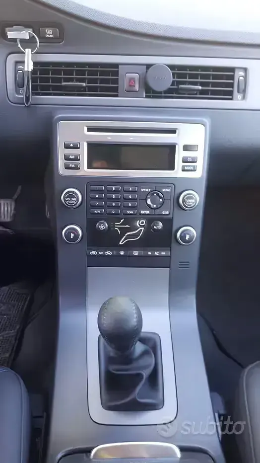 Usata Volvo V70 175 CV (128 kW) 2009 Bluazzurro Station wagon