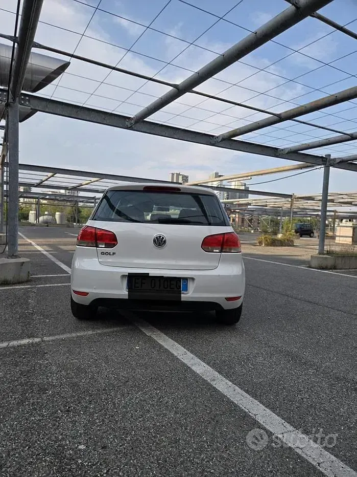 Usata VW Golf VI 80 CV (58 kW) 2011 Bianco Utilitaria