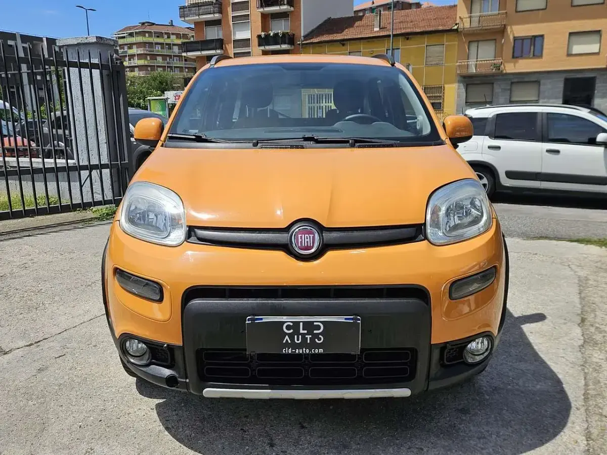 Usata Fiat Panda 4x4 S 75 CV (55 kW) 2013 Arancione Utilitaria