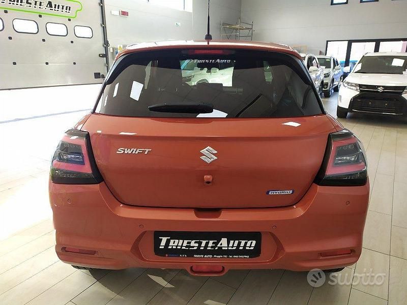 Usata Suzuki Swift 83 CV (61 kW) 2024 Arancione Utilitaria