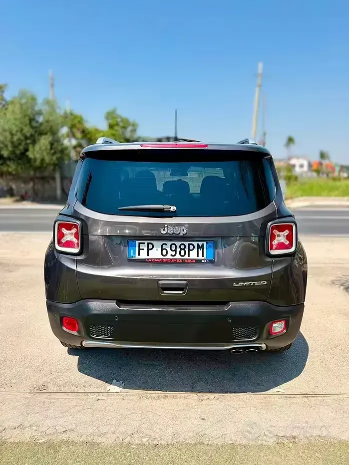 Usata Jeep Renegade Limited 140 CV (102 kW) 2018 Grigio SUV