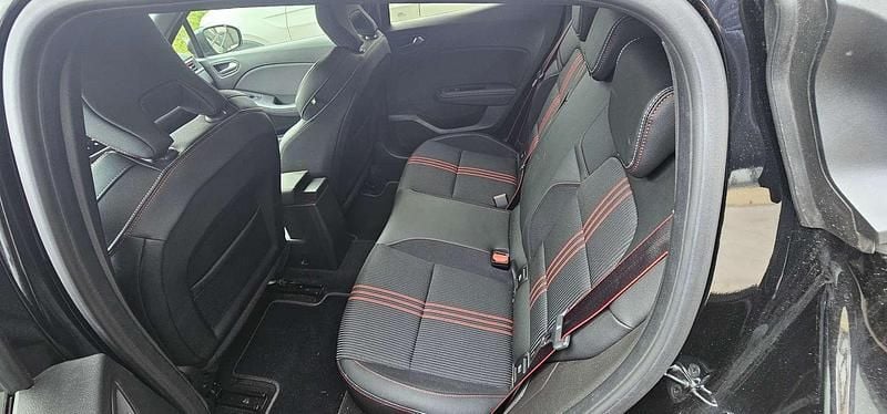 Nero Usata 2022 Renault Clio V R.S. Tre volumi | 16.000 € (Buon prezzo) - Immagine 1/4