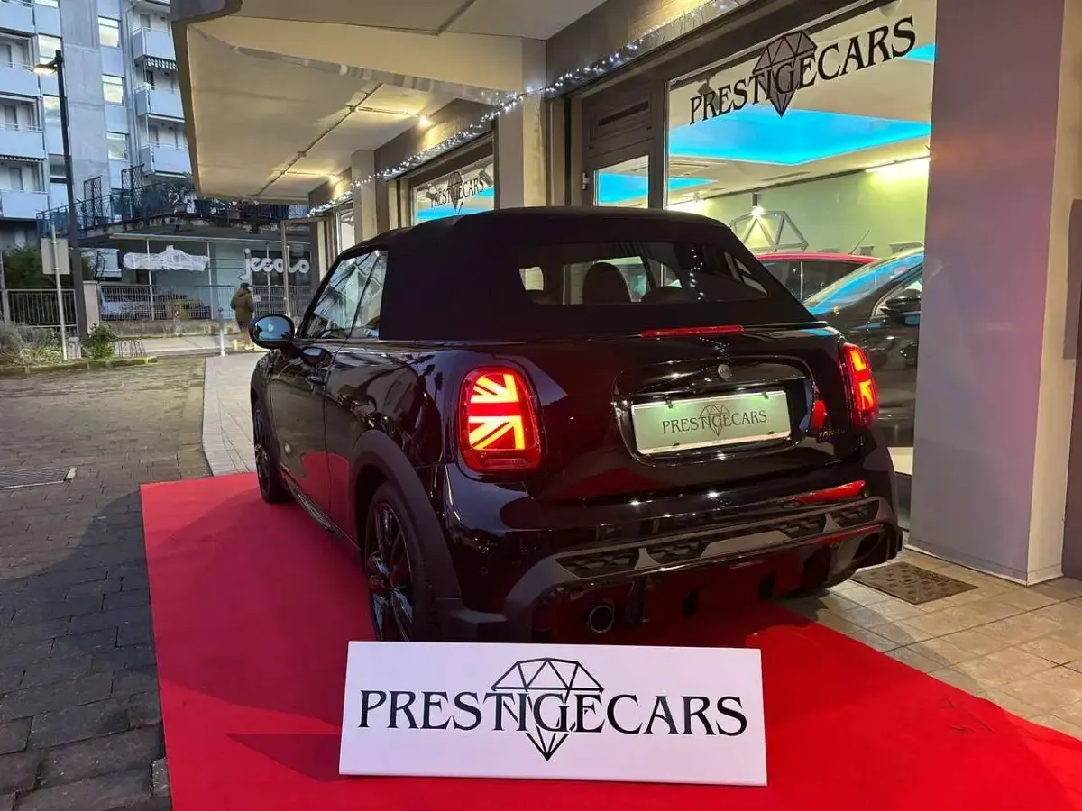 Usata Mini John Cooper Works 136 CV (100 kW) 2021 Nero Utilitaria
