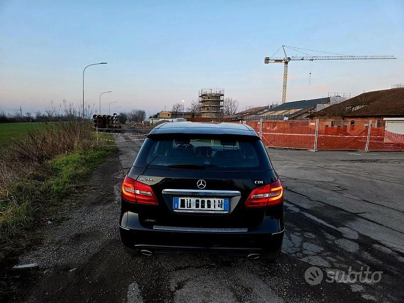 Usata Mercedes B200 Premium 136 CV (100 kW) 2014 Nero Monovolume