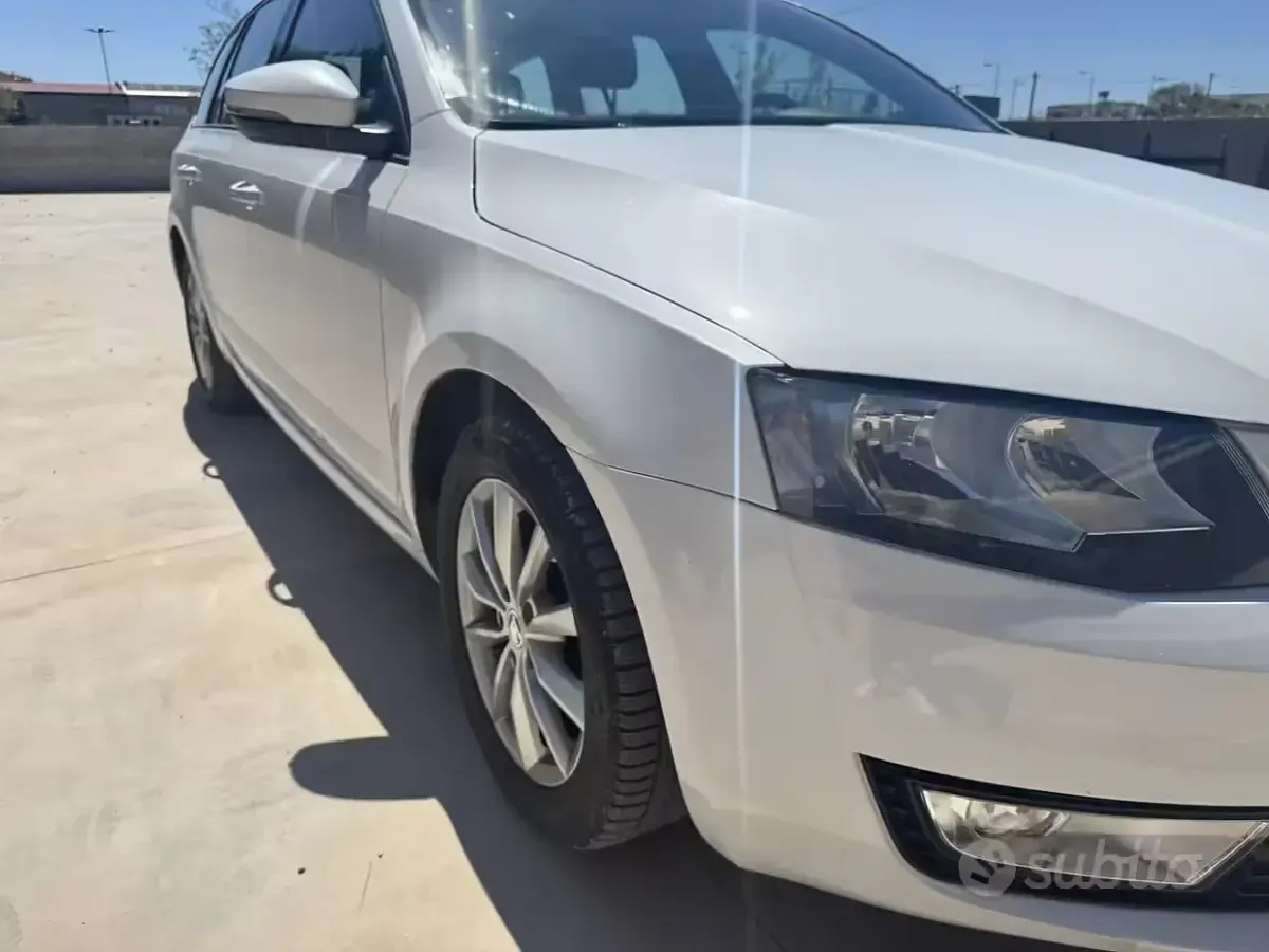 Usata Skoda Octavia 105 CV (77 kW) 2015 Bianco Station wagon
