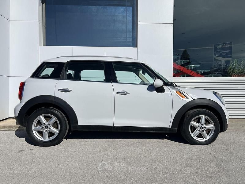 Usata Mini One Countryman 98 CV (72 kW) 2011 Bianco SUV