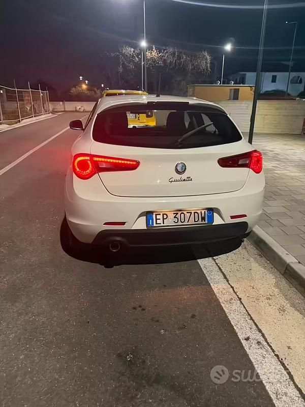 Usata Alfa Romeo Giulietta Distinctive 105 CV (77 kW) 2012 Utilitaria