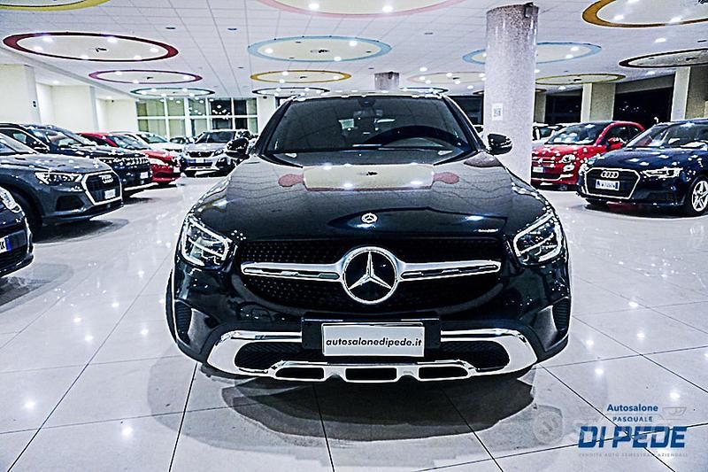 Usado Mercedes GLC220 Business 194 CV (142 kW) 2019 Negro Coupe