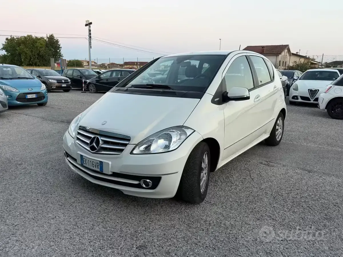 Usata Mercedes A160 Edition 95 CV (69 kW) 2011 Bianco Utilitaria