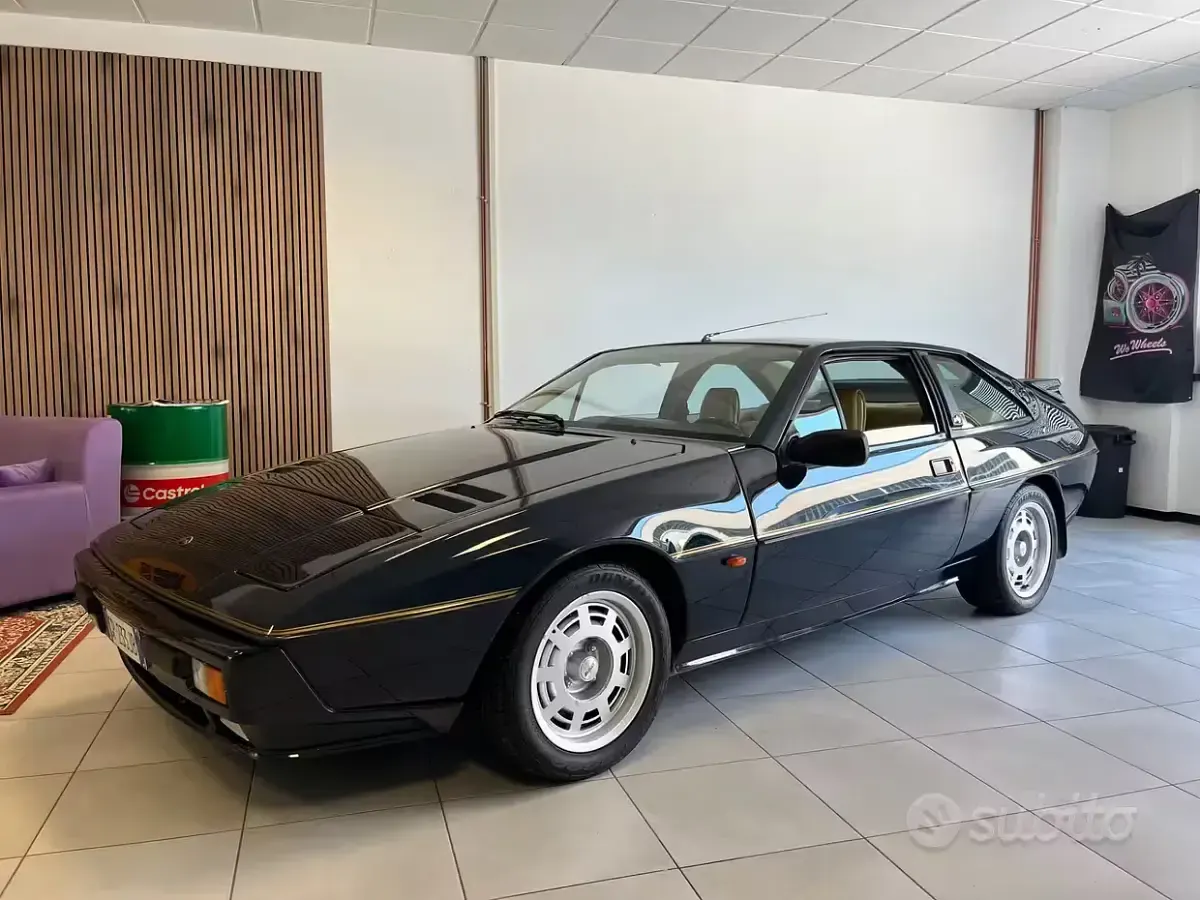 Usata Lotus Excel 180 CV (132 kW) 1988 Coupé