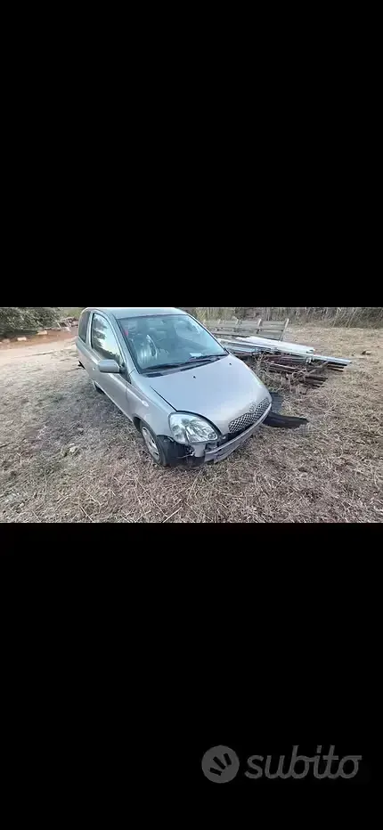 Usata Toyota Yaris 2005 Marrone Utilitaria