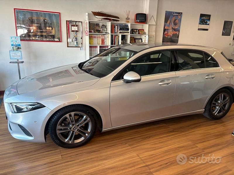 Usata Mercedes A180 109 CV (80 kW) 2019 Grigio Berlina