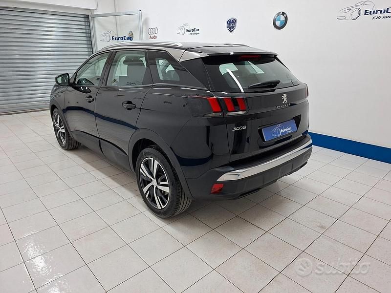 Usata Peugeot 3008 Allure 130 CV (95 kW) 2020 Nero SUV
