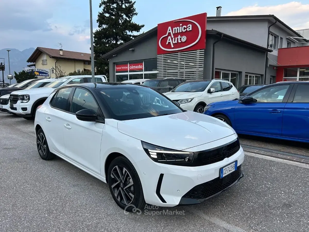 Usata Opel Corsa 101 CV (74 kW) 2025 Bianco Utilitaria