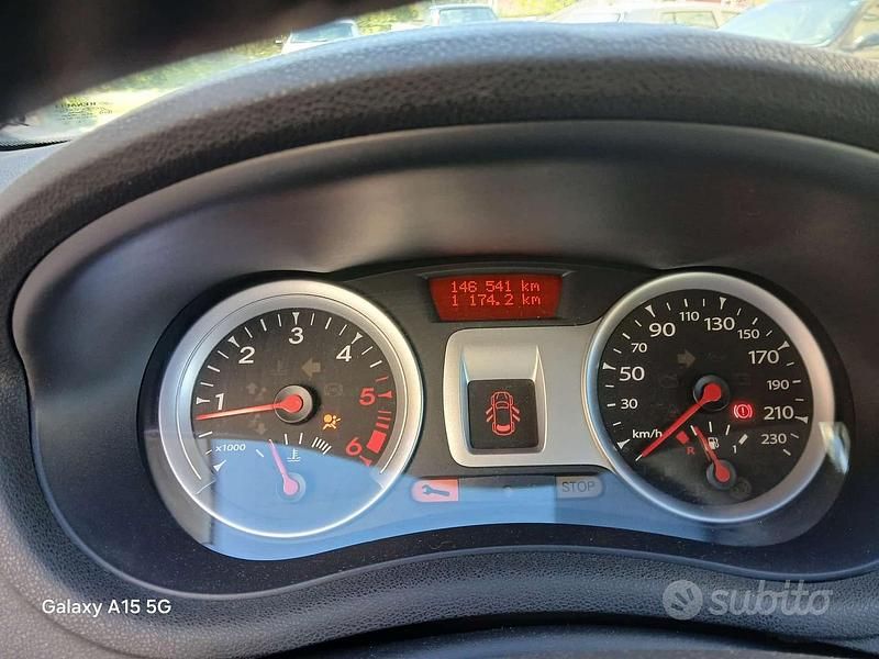Usata Renault Clio II 85 CV (62 kW) 2010 Berlina