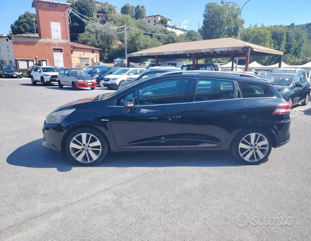 Usata Renault Clio 90 CV (66 kW) 2015 Nero Station wagon