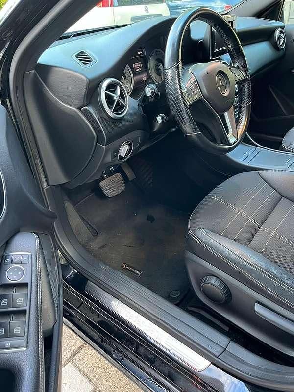 Usata Mercedes A200 136 CV (100 kW) 2014 Nero Utilitaria