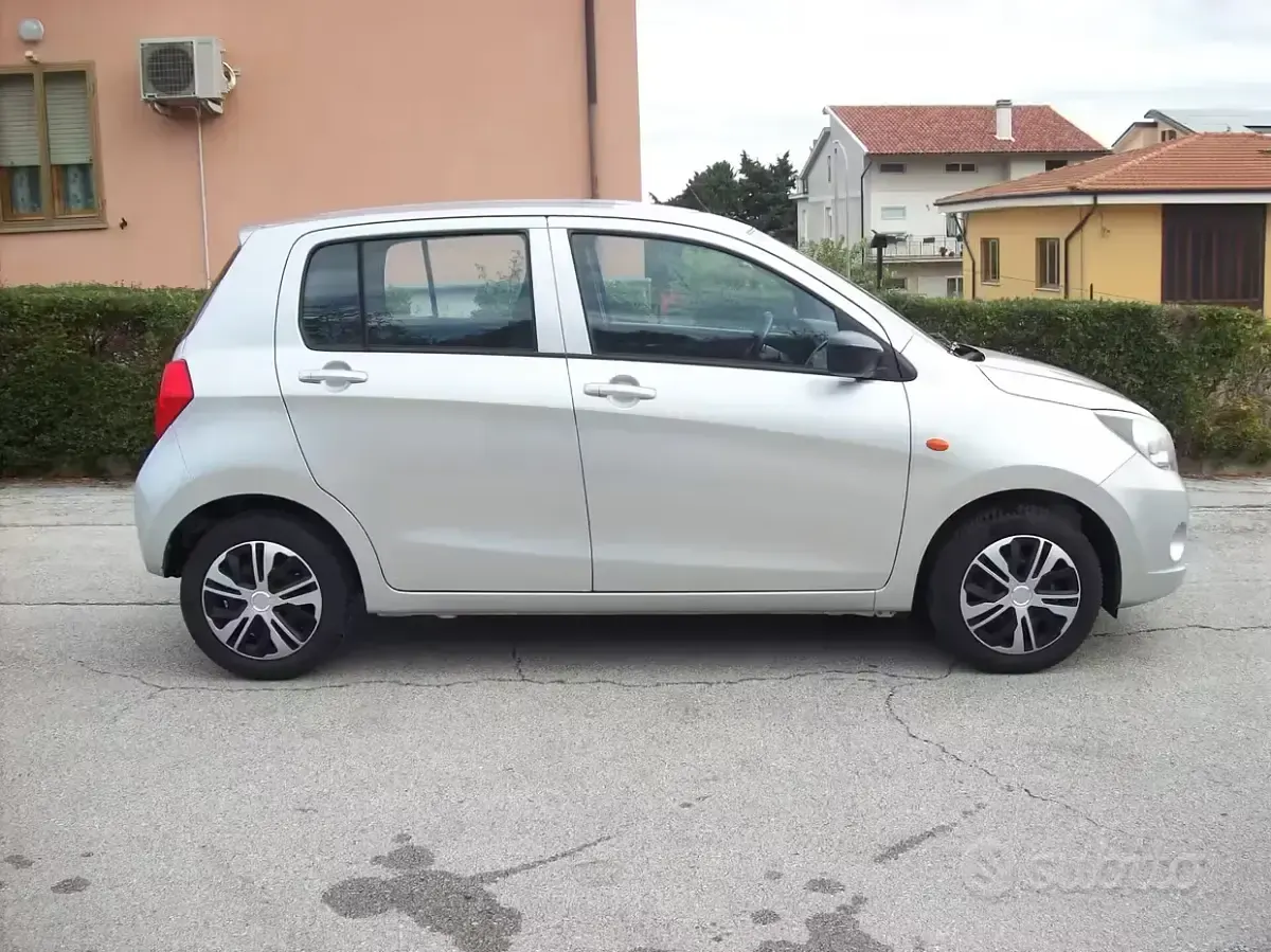 Usata Suzuki Celerio 68 CV (50 kW) 2017 Grigio Utilitaria