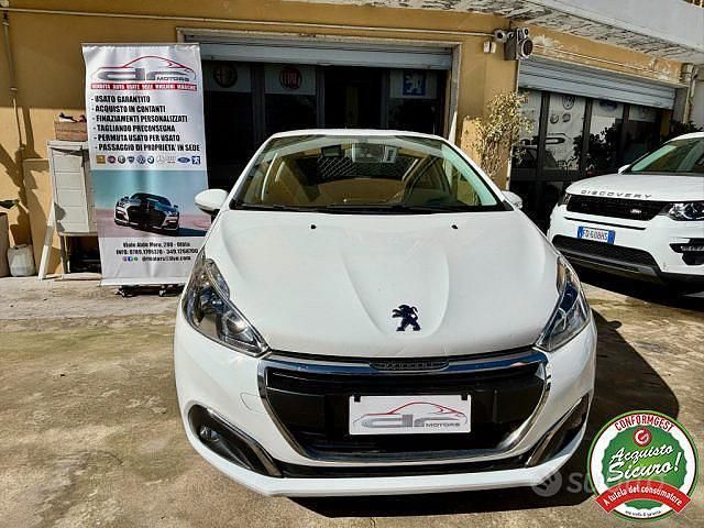Begagnad Peugeot 208 Allure 102 HK (75 kW) 2019 Vit Halvkombi