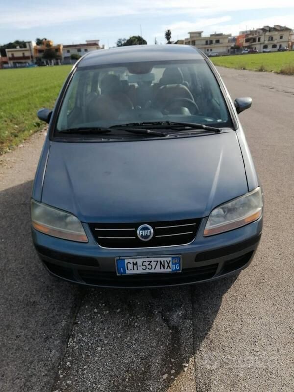 Usata Fiat Idea 101 CV (74 kW) 2004 Grigio Monovolume