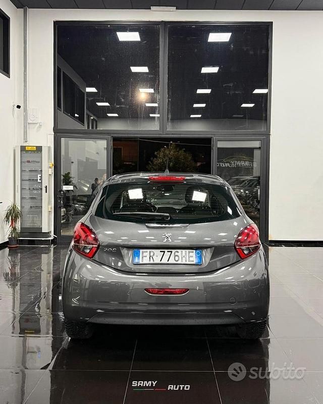 Usata Peugeot 208 Allure 102 CV (75 kW) 2019 Grigio Utilitaria